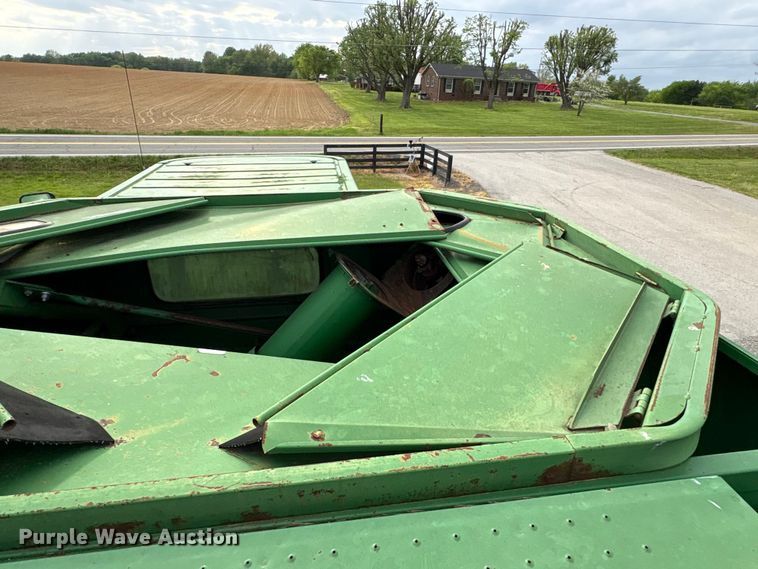 image for item DT0210 1996 John Deere 9600 combine