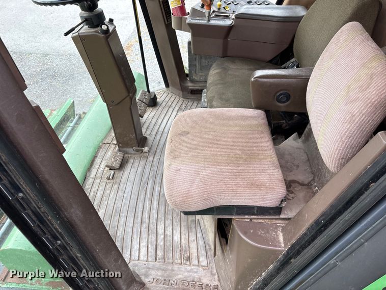 image for item DT0210 1996 John Deere 9600 combine