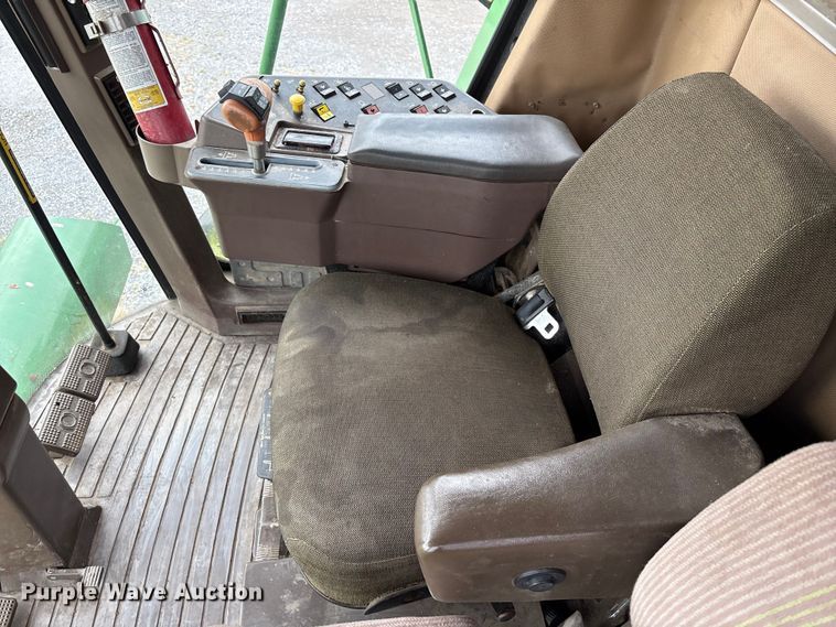 image for item DT0210 1996 John Deere 9600 combine