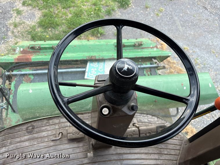 image for item DT0210 1996 John Deere 9600 combine