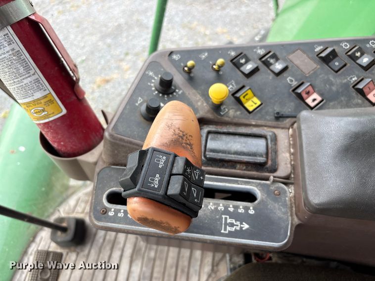 image for item DT0210 1996 John Deere 9600 combine