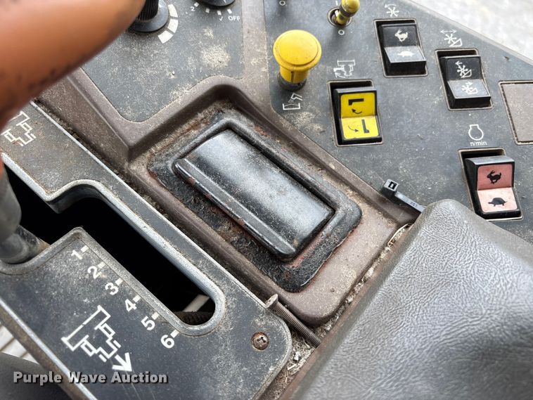 image for item DT0210 1996 John Deere 9600 combine