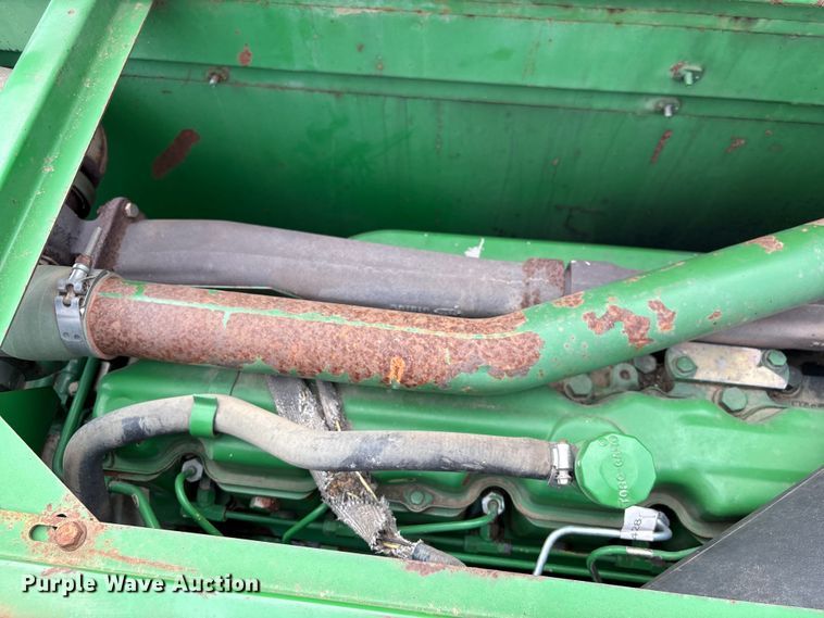 image for item DT0210 1996 John Deere 9600 combine