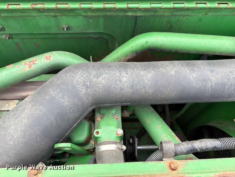 image for item DT0210 1996 John Deere 9600 combine