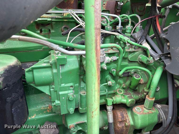 image for item DT0210 1996 John Deere 9600 combine