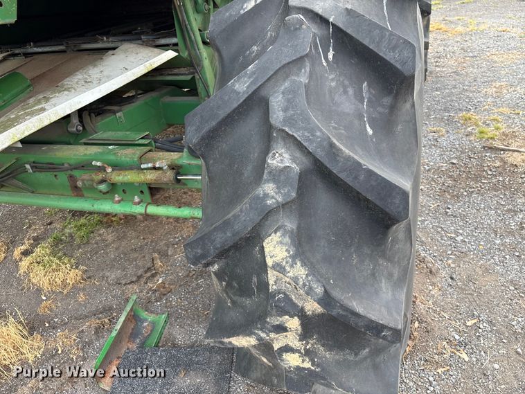 image for item DT0210 1996 John Deere 9600 combine