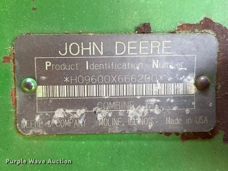 image for item DT0210 1996 John Deere 9600 combine