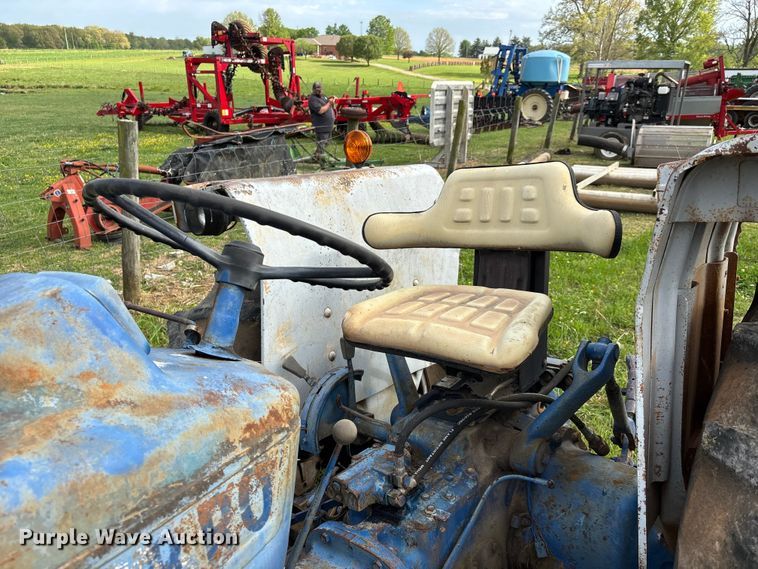 image for item DT0211 Ford 4600 tractor