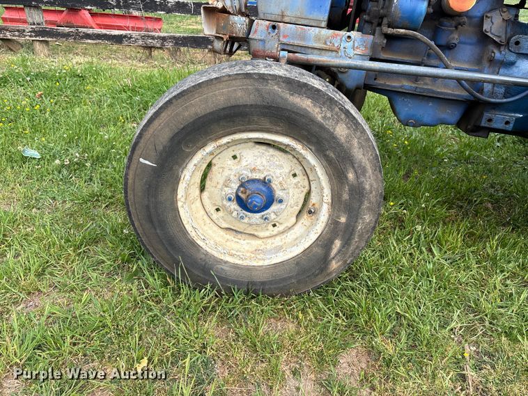 image for item DT0211 Ford 4600 tractor