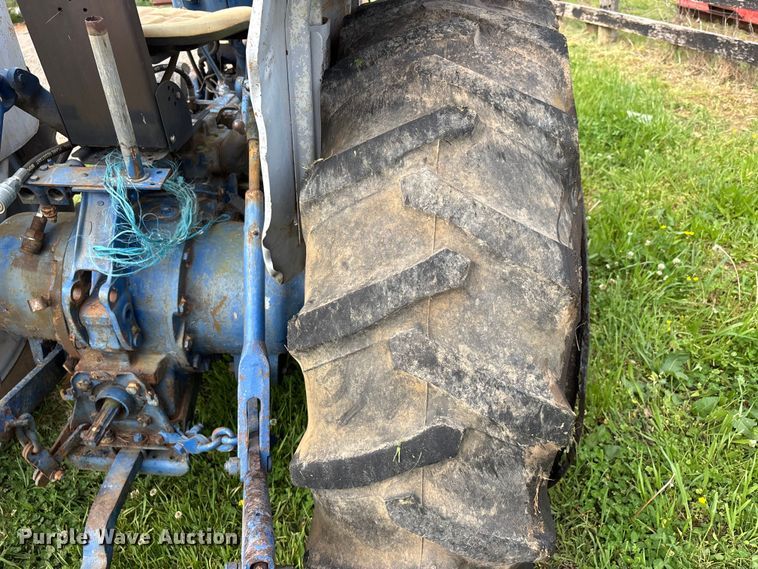 image for item DT0211 Ford 4600 tractor