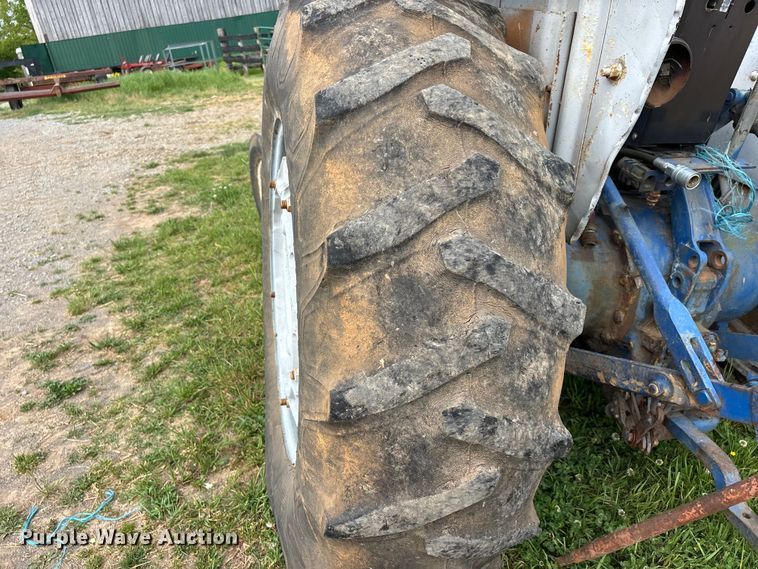 image for item DT0211 Ford 4600 tractor