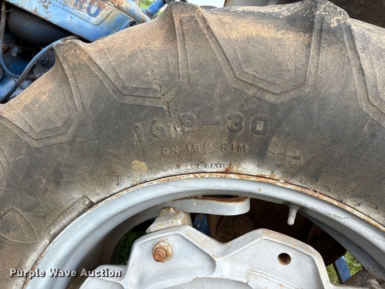 image for item DT0211 Ford 4600 tractor