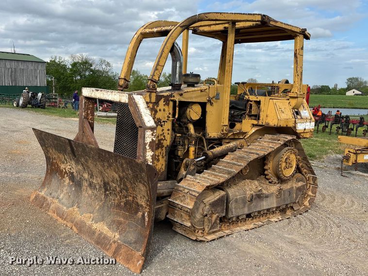 image for item DT0213 1987 Caterpillar D4H dozer