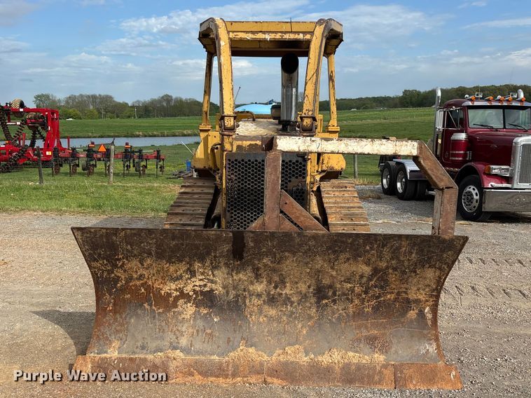 image for item DT0213 1987 Caterpillar D4H dozer