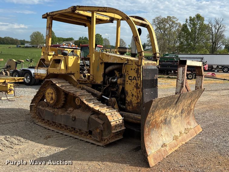 image for item DT0213 1987 Caterpillar D4H dozer
