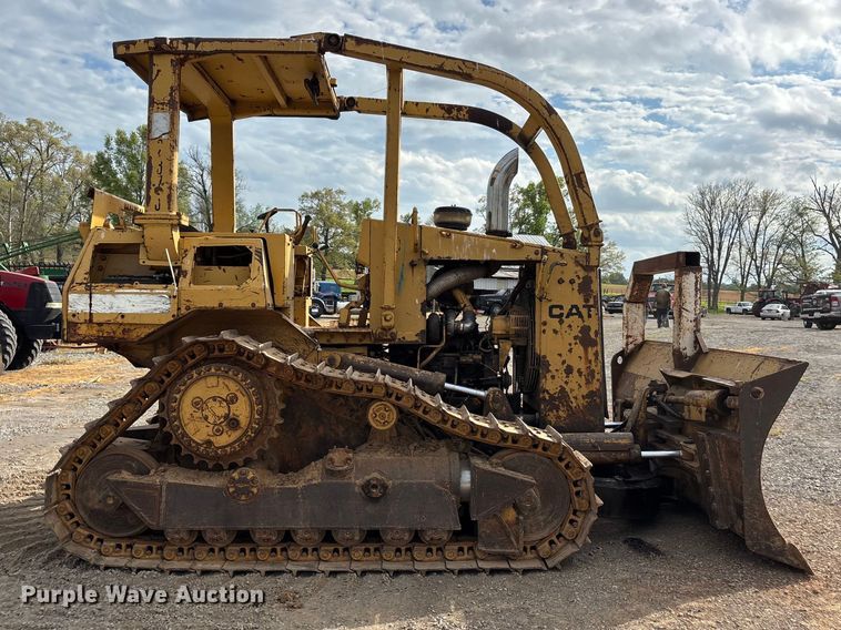 image for item DT0213 1987 Caterpillar D4H dozer