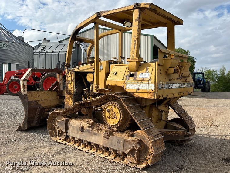 image for item DT0213 1987 Caterpillar D4H dozer