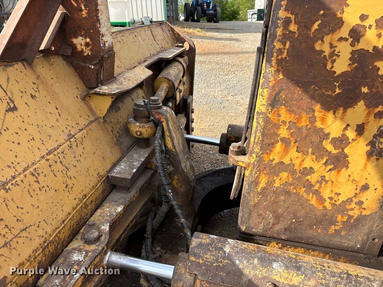 image for item DT0213 1987 Caterpillar D4H dozer