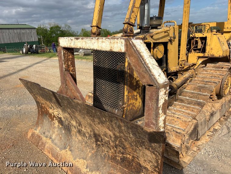 image for item DT0213 1987 Caterpillar D4H dozer
