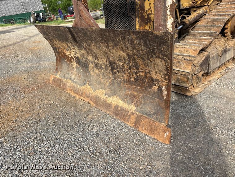 image for item DT0213 1987 Caterpillar D4H dozer