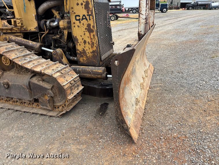 image for item DT0213 1987 Caterpillar D4H dozer