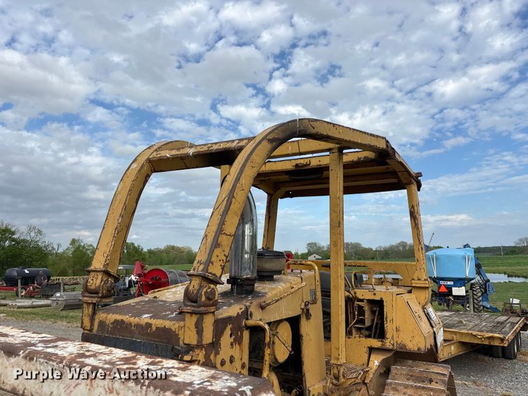 image for item DT0213 1987 Caterpillar D4H dozer