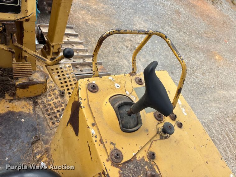 image for item DT0213 1987 Caterpillar D4H dozer