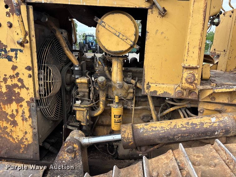 image for item DT0213 1987 Caterpillar D4H dozer