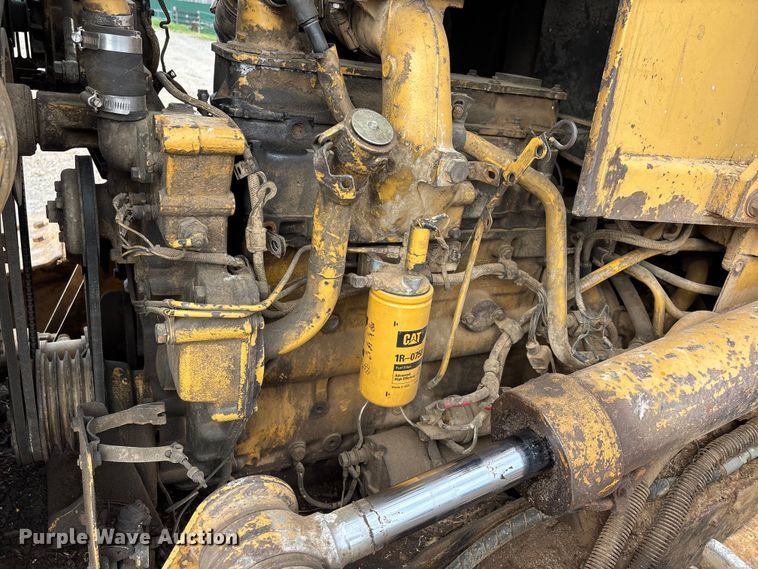 image for item DT0213 1987 Caterpillar D4H dozer