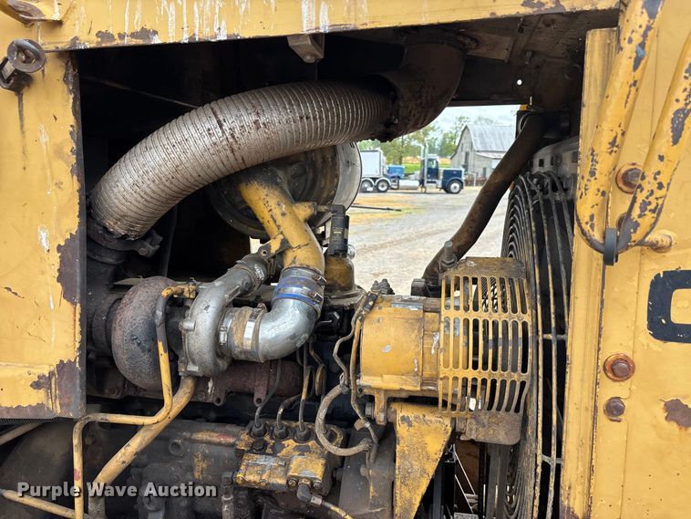 image for item DT0213 1987 Caterpillar D4H dozer