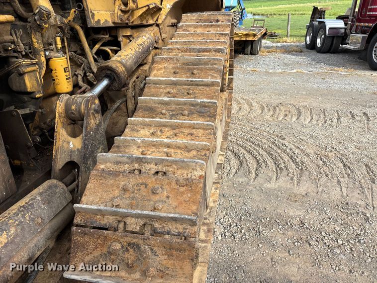 image for item DT0213 1987 Caterpillar D4H dozer