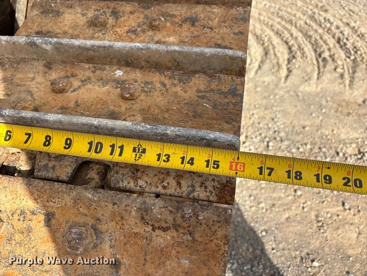 image for item DT0213 1987 Caterpillar D4H dozer