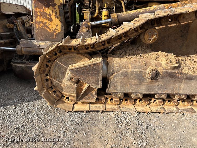 image for item DT0213 1987 Caterpillar D4H dozer