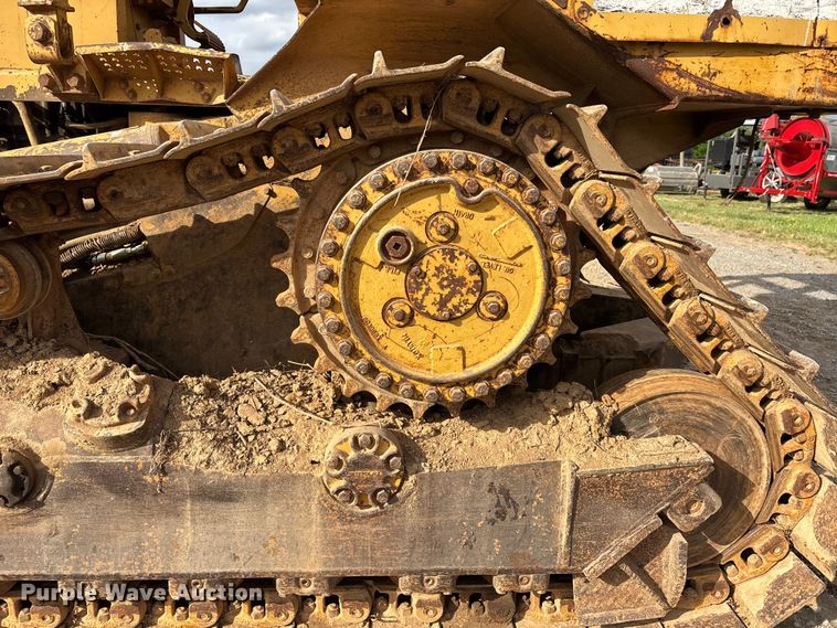 image for item DT0213 1987 Caterpillar D4H dozer