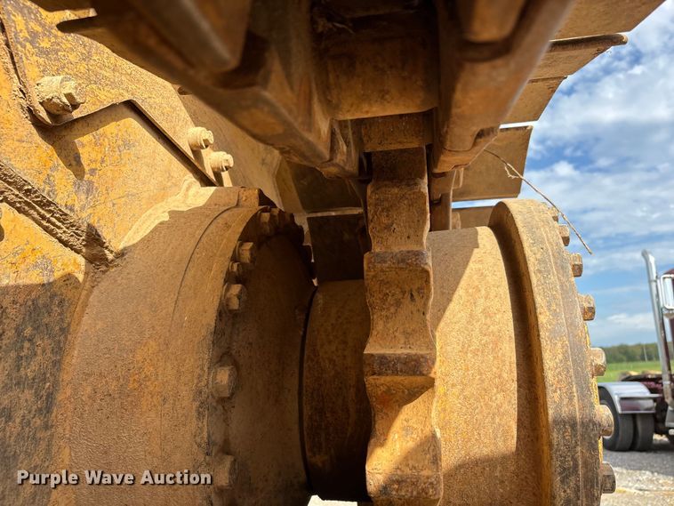 image for item DT0213 1987 Caterpillar D4H dozer