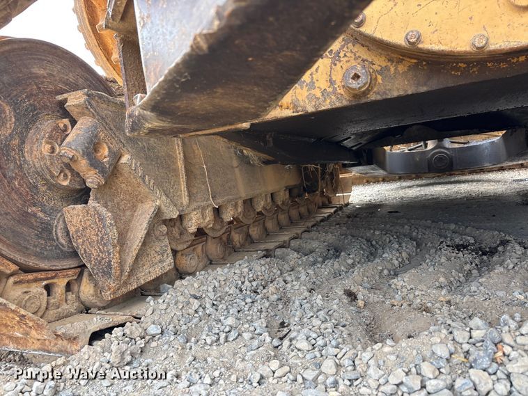 image for item DT0213 1987 Caterpillar D4H dozer