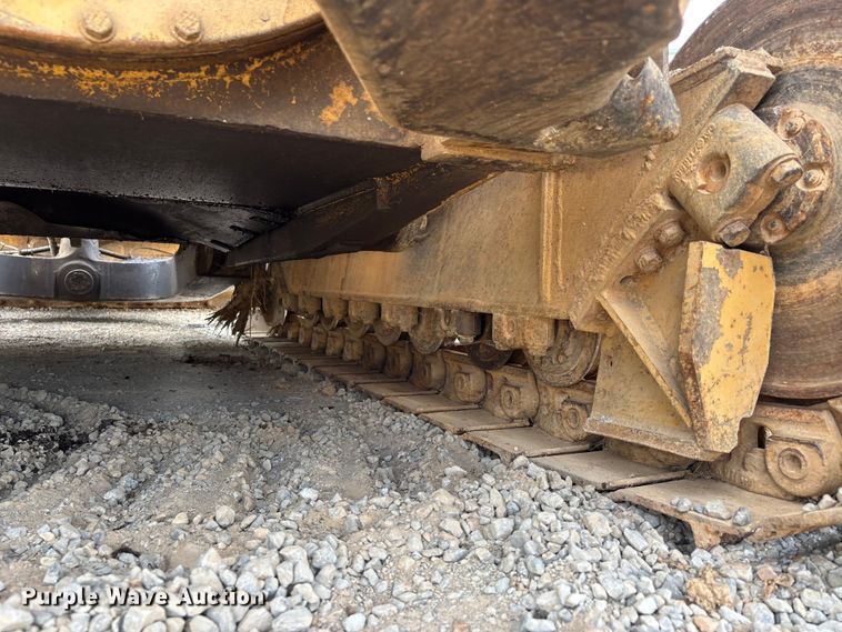 image for item DT0213 1987 Caterpillar D4H dozer