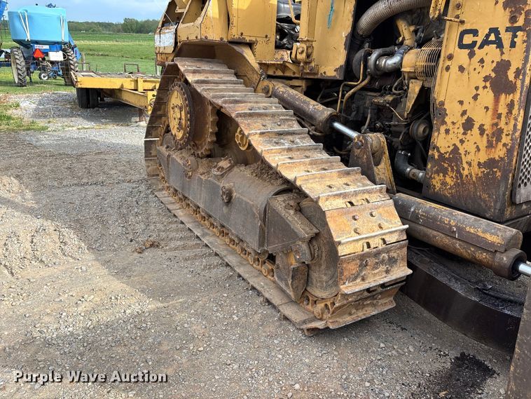 image for item DT0213 1987 Caterpillar D4H dozer