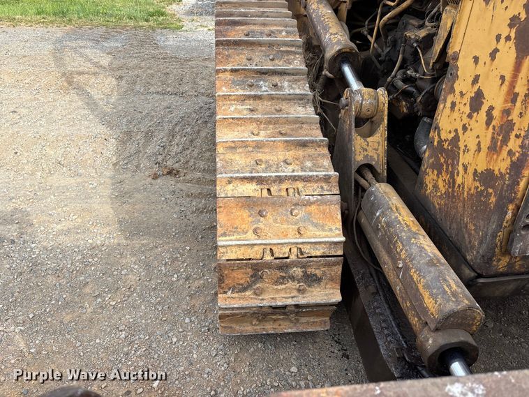 image for item DT0213 1987 Caterpillar D4H dozer
