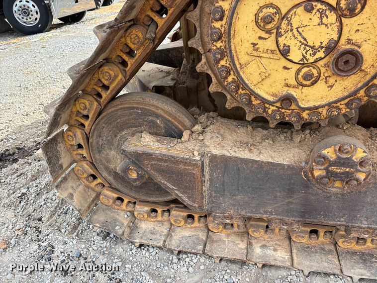 image for item DT0213 1987 Caterpillar D4H dozer