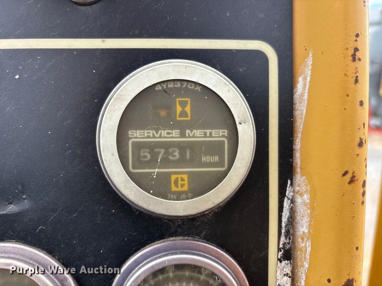 image for item DT0213 1987 Caterpillar D4H dozer