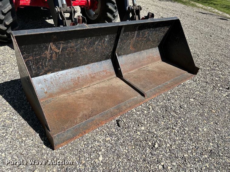 image for item DV0903 2004 McCormick CX95 MFWD tractor