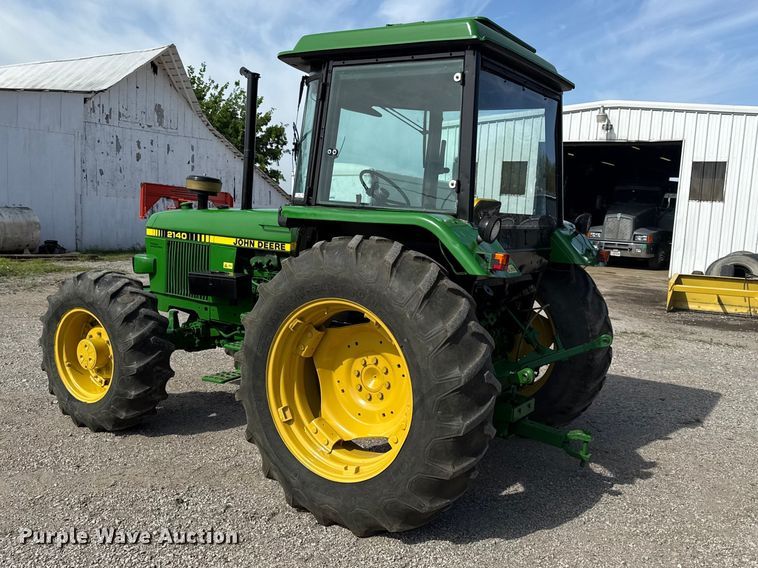 image for item DZ4439 1982 John Deere 2140 tractor
