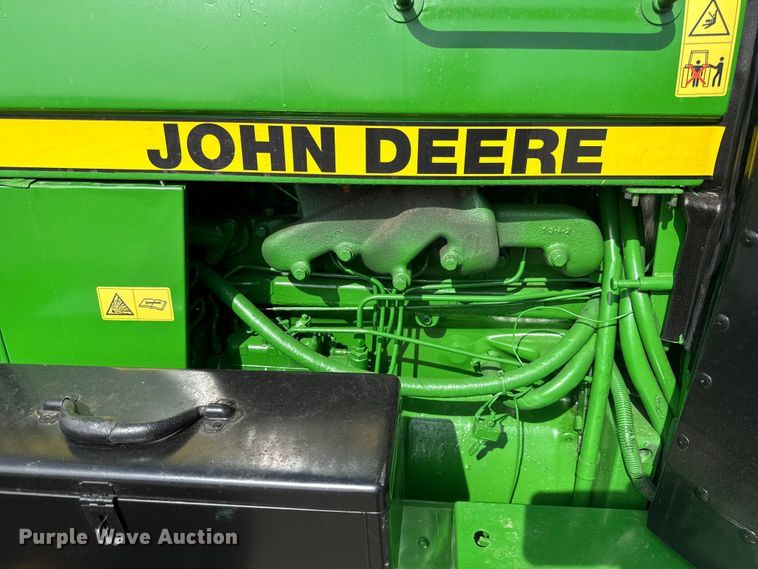 image for item DZ4439 1982 John Deere 2140 tractor