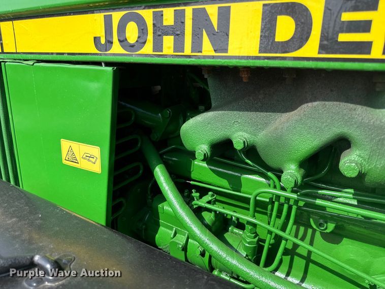 image for item DZ4439 1982 John Deere 2140 tractor