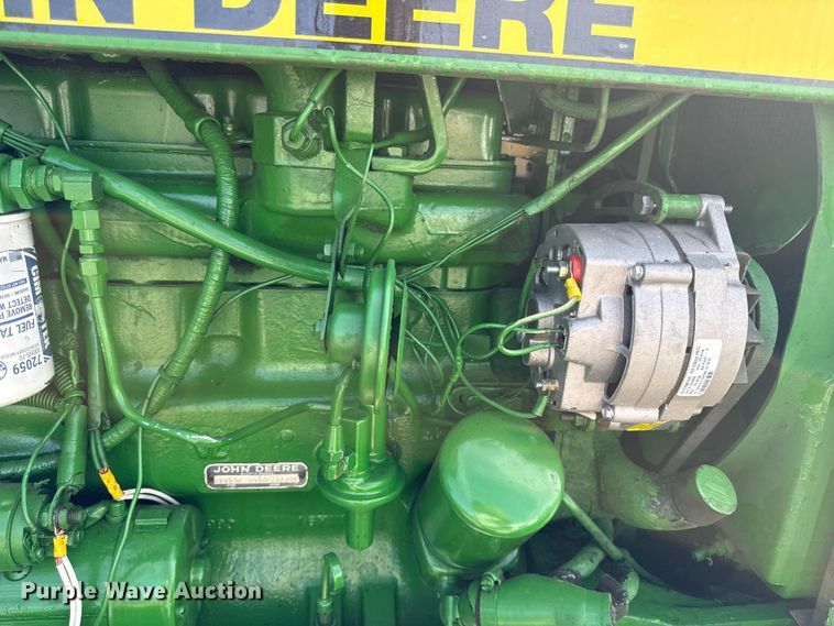 image for item DZ4439 1982 John Deere 2140 tractor