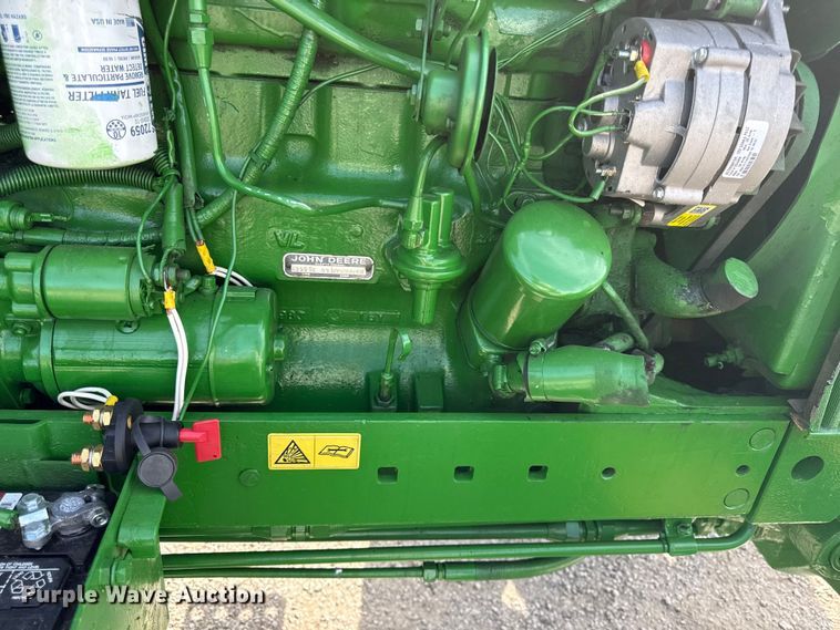 image for item DZ4439 1982 John Deere 2140 tractor