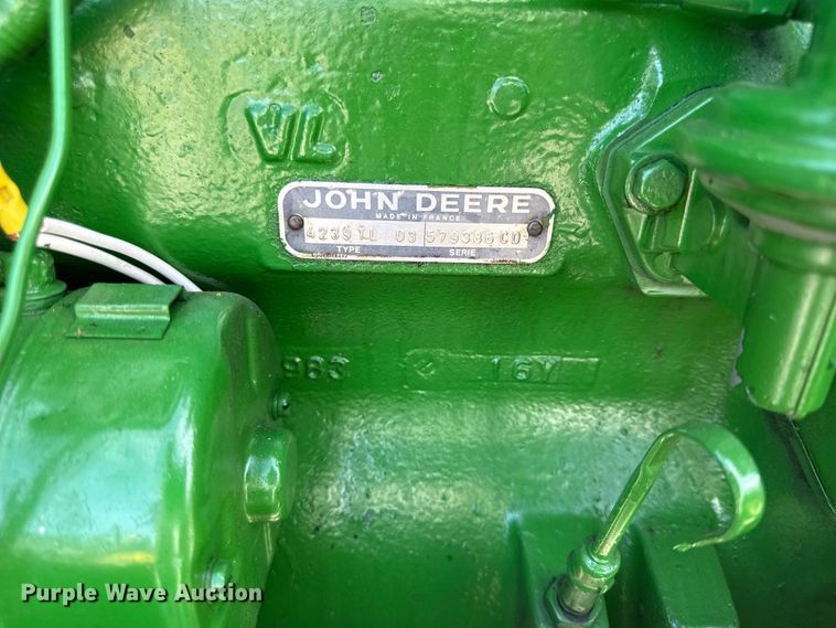 image for item DZ4439 1982 John Deere 2140 tractor