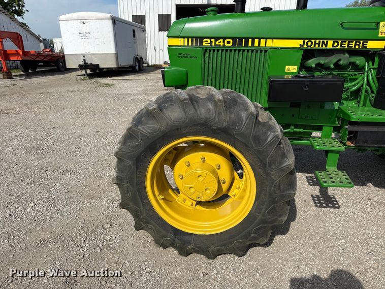 image for item DZ4439 1982 John Deere 2140 tractor
