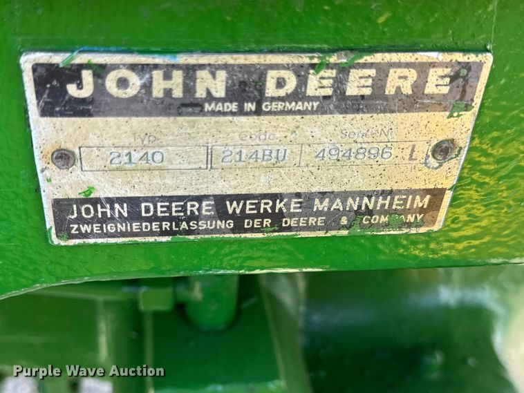 image for item DZ4439 1982 John Deere 2140 tractor